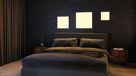 LED-Panels an R�ckwand �ber Bett im Schlafzimmer eingebaut